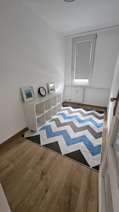 Mieszkanie 3 pokoje, stacja metra - miniatura 2