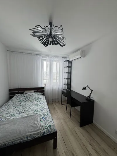 Pokój do wynajęcia - klimatyzacja dwie łazienki duży balkon z widokiem na zalew + kajak - miniatura 2