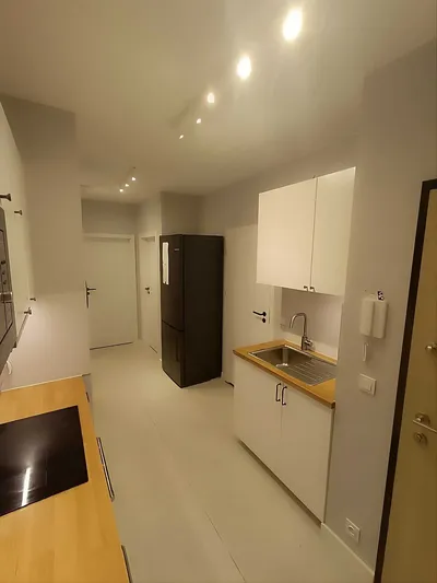 JAGIELLOŃSKA Nowoczesny pokój z balkonem przy Koźmińskim - miniatura 5