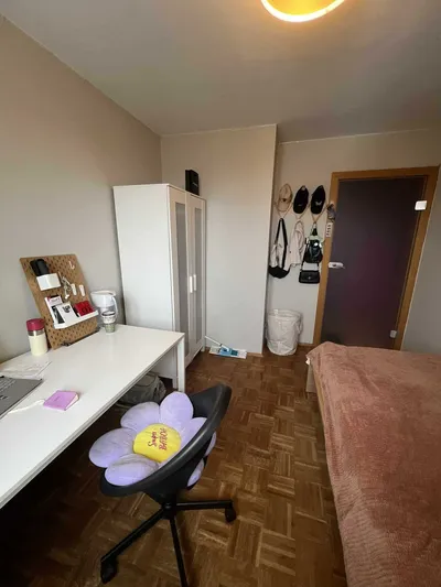Pokój w mieszkaniu studenckim. - miniatura 3