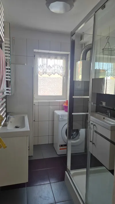 Mały pokój dla 1 osoby - miniatura 5