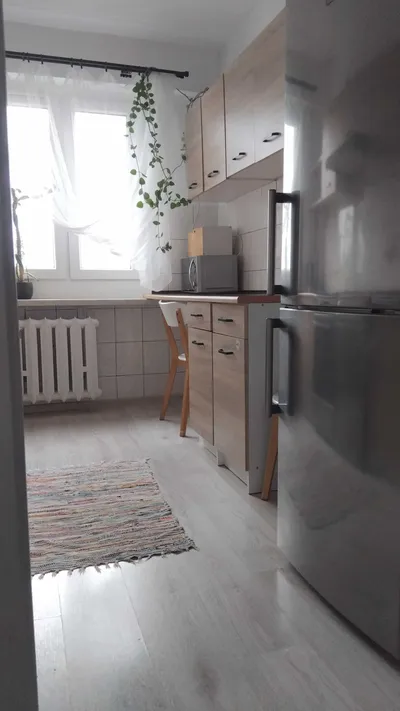 Pokój w jasnym mieszkaniu - miniatura 4