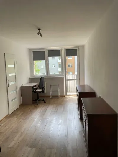 Wynajmę słoneczne mieszkanie 3 pokojowe , ul. Raszyńska - miniatura 2
