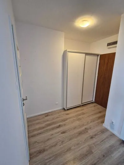 Kawalerka 30m2 na Osiedlu Stefana Batorego + duży balkon 9m2 OD ZARAZ / Studio apartment for rent - miniatura 3