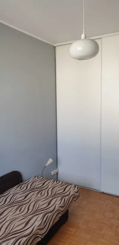Ładny pokój do wynajęcia dla dziewczyny w dobrej lokalizacji - miniatura 5