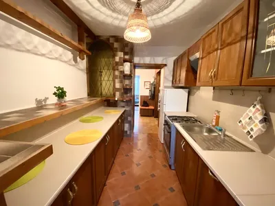Room for couple with balcony, next to metro - miniatura 2