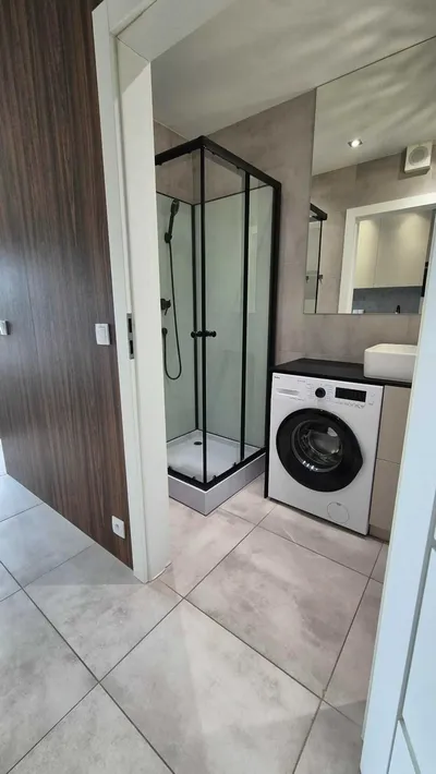 Do wynajęcia kawalerka w śwetnej lokalizacji - miniatura 5