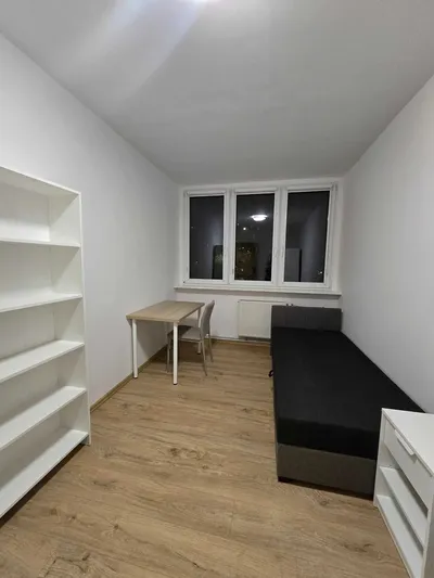 Pokój wolny od zaraz! Po remoncie | Przy Sky Tower, UE - miniatura 5