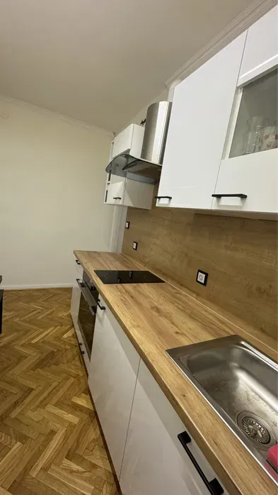 Przytulny pokój w mieszkaniu trzypokojowym - miniatura 4