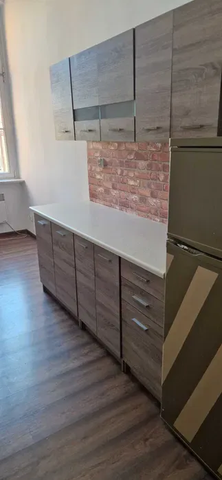 Do wynajęcia kawalerka w zabytkowej kamienicy przy ul. Warszawskiej w Toruniu. - miniatura 4