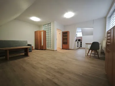Stare miasto- duża kawalerka na wynajem-38m2. - miniatura 2