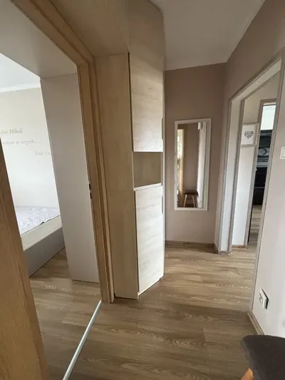 Pokoj dwuosobowy/ jednososobowy z balkonem. Przy wydziale - miniatura 4