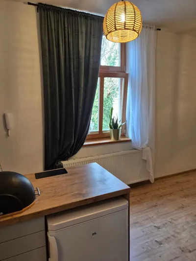 Ciche mieszkanie w centrum z miejscem postojowym - miniatura 4