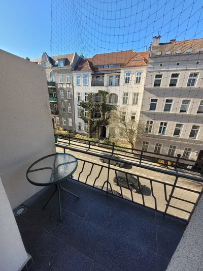 !! BEZ PROWIZJI !! 2 pokoje z balkonem w wyremontowanej kamienicy - miniatura 4