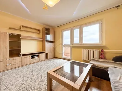 Widok na panoramę miasta - 3 pokoje + kuchnia - RUCZAJ - miniatura 5