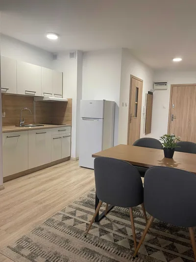 Do wynajęcia mieszkanie 36m2 balkon ,winda + fotowoltaika BEZ CZNSZU DO WSPÓLNOTY - miniatura 4