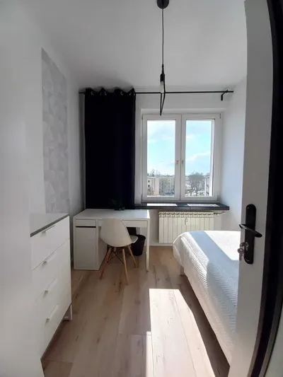 Jasny, ładny pokój od 30.06 URSUS SKOROSZE blisko PKP, internet w cenie - miniatura 2