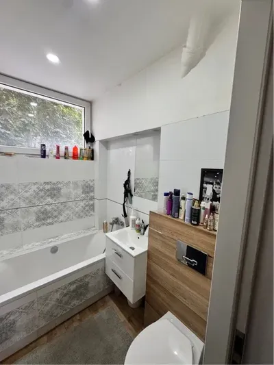 Przestronne mieszkanie 2 pokoje + balkon – parter, blisko Śródmieścia - miniatura 4