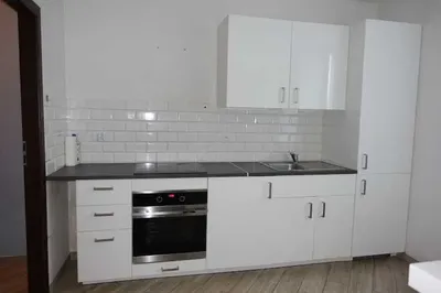 Poznań Wilda duża kawalerka wolna od 1 kwietnia - miniatura 3