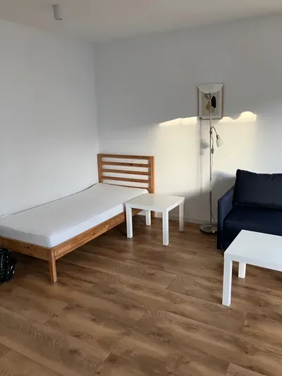 Pokój, 21m2 z dużym balkonem w mieszkaniu 3 osobowym