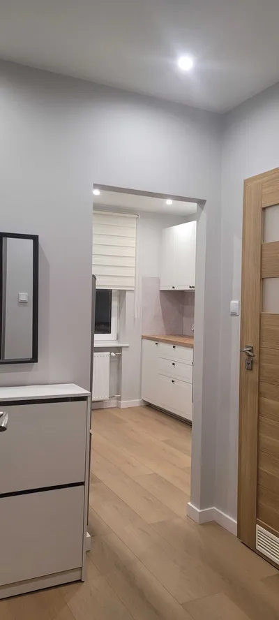 Do wynajęcia zadbane 1-pokojowe, 37m2, II p, os. Sportowe, Nowa Huta - miniatura 3