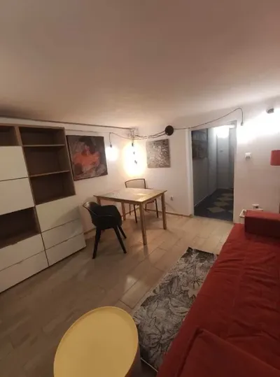 Kawalerka 32m blisko Centrum. - miniatura 2