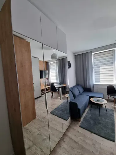 Wynajmę kawalerkę w centrum - miniatura 4