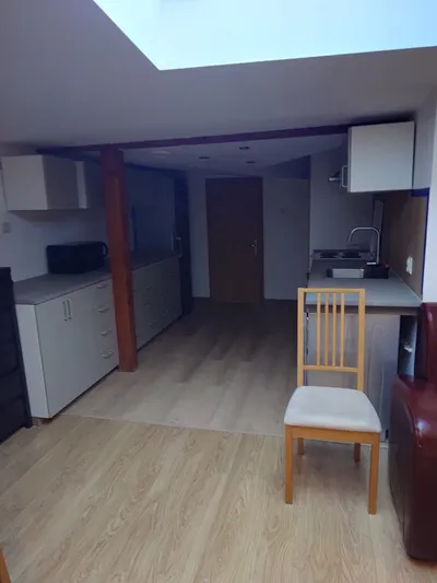 Wynajmę pokój na czwartym piętrze - miniatura 5