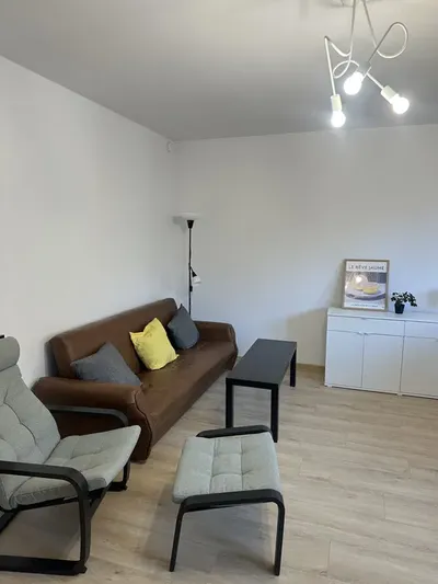 Dwa rozkladowe pokoje z balkonem po remoncie # obok Kaskady - miniatura 2