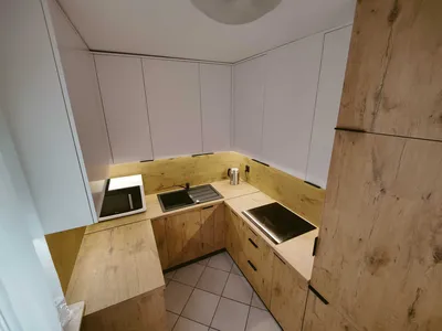 Duży pokój z balkonem do wynajęcia na ul. Zaporoskiej we Wrocławiu - miniatura 4