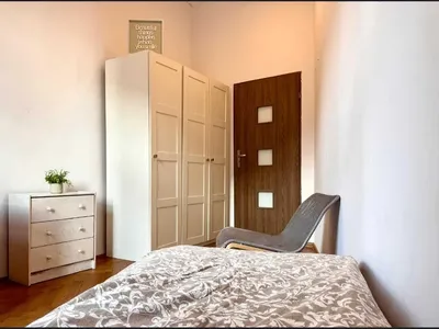 Piękne i przestronne mieszkanie do wynajęcia w świetnej lokalizacji, dostępne od zaraz - miniatura 2