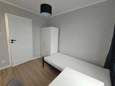 Pokój jednoosobowy | dla dziewczyny | Rondo Rataje | Piastowskie 59 - miniatura 2