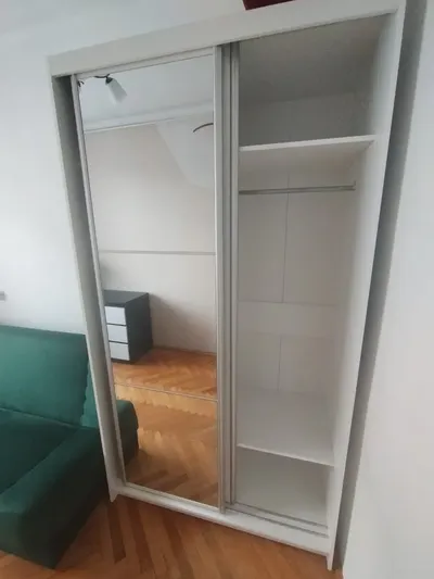 Pokoj jednoosobowy do wynajęcia przy centrum 700(czynsz,woda,ogrzewanie zawarte) - miniatura 3