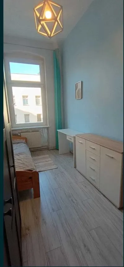 Przytulny pokój 5 minut pieszo od Bramy Portowej w Szczecinie. - miniatura 2