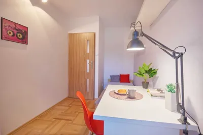 Przytulny pokój z balkonem przy ul. Osmeckiego 15 - miniatura 5
