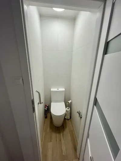 Bardzo Ładny Pokój premium blisko centrum w dużym mieszkaniu - miniatura 5