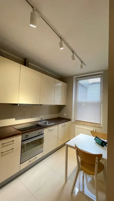 Przytulna kawalerka 30m² | spokojna okolica | pralka + zabudowa | parking | od zaraz - miniatura 3