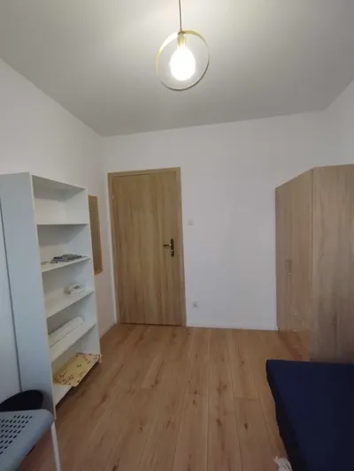 Pokój dla studentki - mieszkanie studenckie dla dziewczyn Podolany - miniatura 3