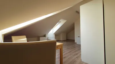 Duży, klimatyczny pokój do wynajęcia (33m2) – Krzyki (Lokum di Trevi) - miniatura 5