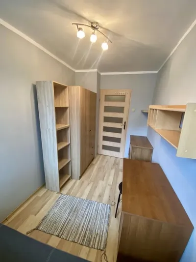 Pokoj jednoosobowy w centrum miasta - miniatura 2