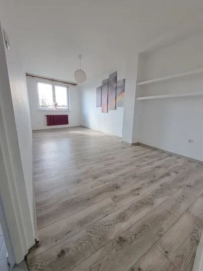 Mieszkanie 85m2 3 pokoje + kuchnia oraz ogródek ok.100m2 na oś. Wr - miniatura 4