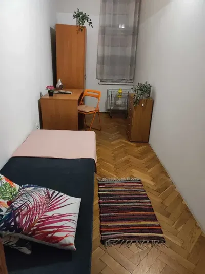 Pokój jednoosobowy dla chłopaka ścisłym centrum Rzeszowa - miniatura 3