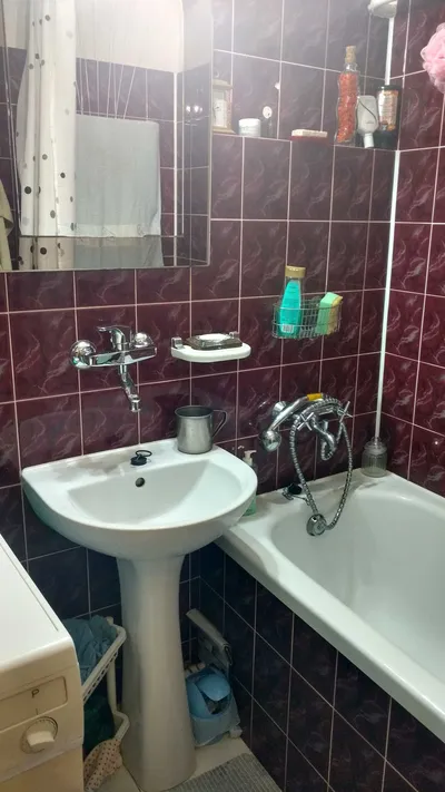 Pokój dla dziewczyny, bez kaucji, akceptowany kotek - miniatura 5