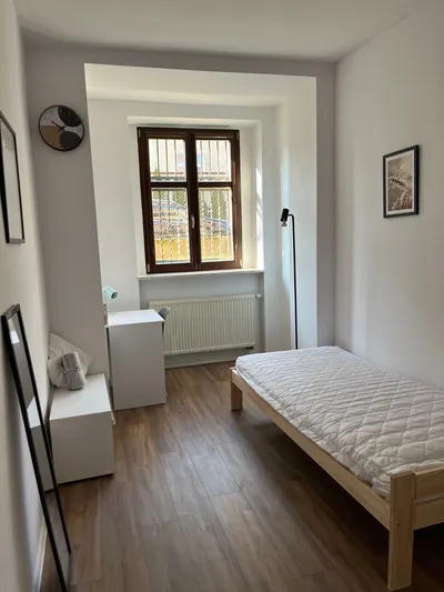 Pokój jednoosobowy Iłłakowiczówny Poznań centrum - miniatura 2