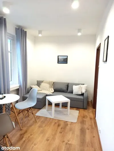 Kawalerka do wynajęcia w centrum, al. Wyzwolenia/rondo Giedroycia 29m2 niski czynsz. - miniatura 2