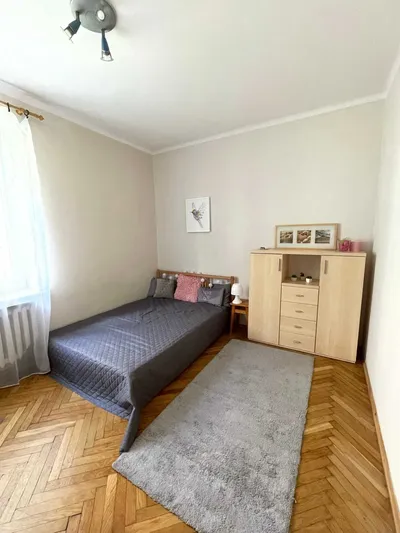 Wynajmę mieszkanie 2 pokojowe 48m2 ul Słowackiego 10 wolne od czerwca - miniatura 2