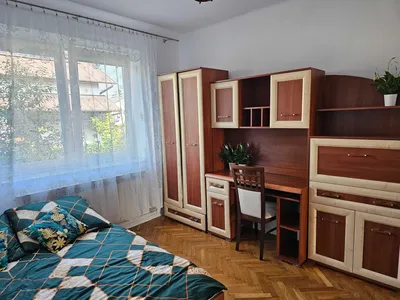 Do wynajęcia 3 pokoje (piętro domu) z oddzielnym wejściem - miniatura 2