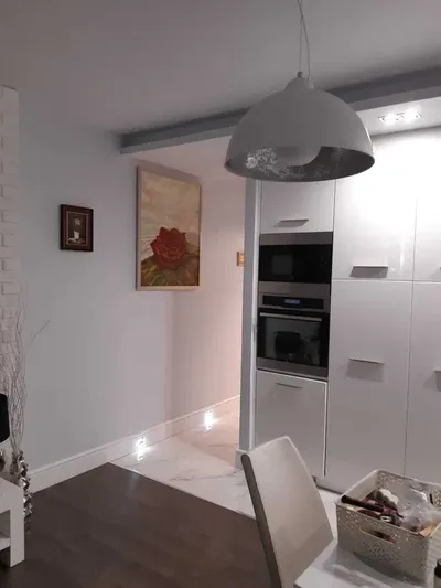 Wynajmę prywatnie luksusowe mieszkanie + dwa miejsca postojowe - miniatura 2