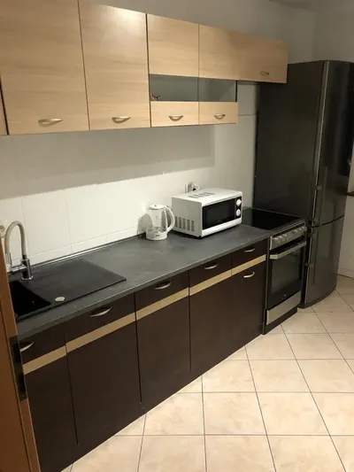 Komfortowy pokój ok 12 m² z WIFI+czynsz+wszystkie media za 1200 zł - brak ukrytych kosztów - miniatura 3