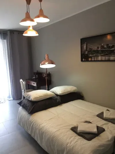 Super mieszkanie dwa oddzielne pokoje .Internet ,TV w cenie. Szewska 7 - miniatura 4